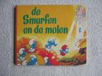 de Smurfen en de molen (kartonboekje met linnen rug), Ophalen of Verzenden, Gebruikt, Overige typen