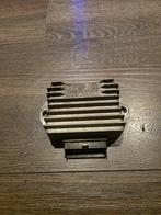 Piaggio zip 2takt spanning regelaar 2t H2O onderdelen, Motoren, Ophalen of Verzenden