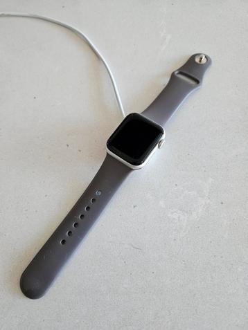 Apple Watch SE 2022 40mm  beschikbaar voor biedingen