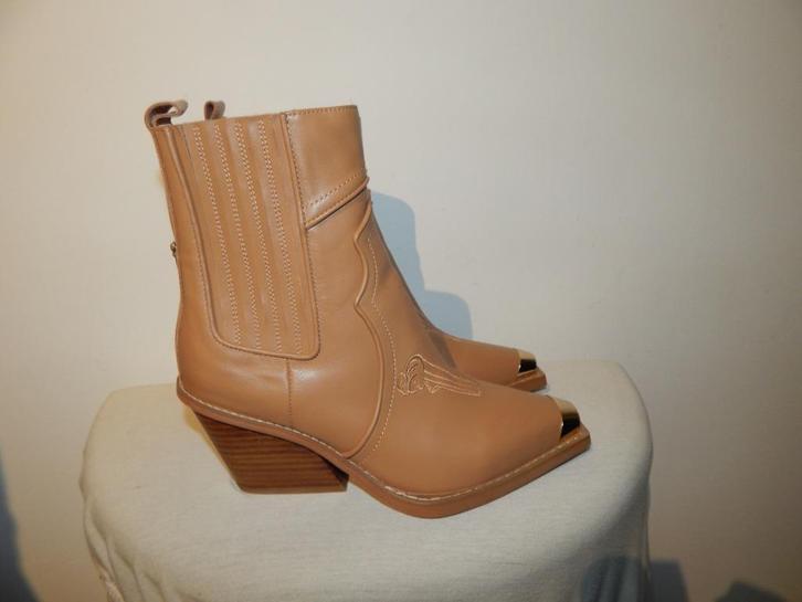 Josh V trendy laarzen hardware neusje Als Nieuw mt 40, Kleding | Dames, Schoenen, Zo goed als nieuw, Lage of Enkellaarzen, Overige kleuren