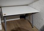 Te koop witte bureau, Huis en Inrichting, Bureaus, Ophalen, Zo goed als nieuw