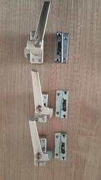 AXA veiligheidsraamsluitingen, Doe-het-zelf en Verbouw, Ophalen of Verzenden, Zo goed als nieuw, Chroom, Slot