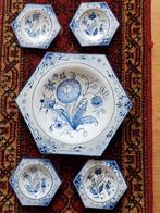 Unieke set Witte melk of opaline glazen bordjes Delfts Blauw, Antiek en Kunst, Antiek | Wandborden en Tegels, Ophalen of Verzenden