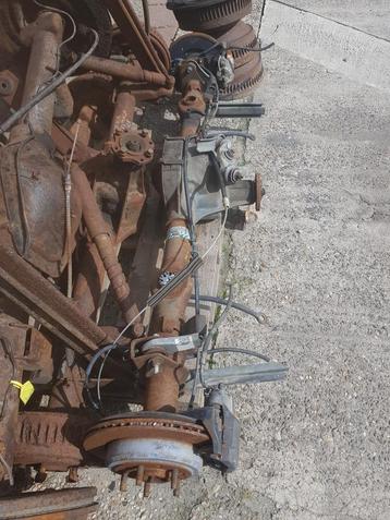 Achteras ford crown vick met remschijfen  beschikbaar voor biedingen