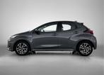 Toyota Yaris 1.5 Hybrid First Edition (bj 2020, automaat), Auto's, 12 maanden, Stof, Gebruikt, Zwart