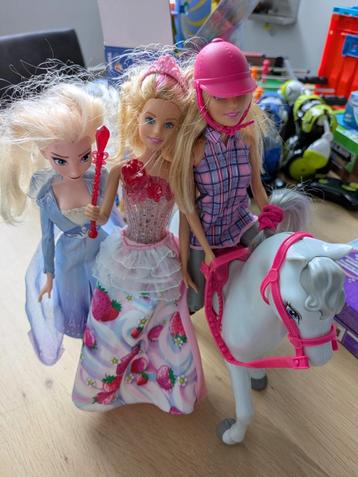 3 barbiepoppen beschikbaar voor biedingen
