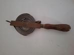 Meetlint ahrend messing met hout meetband, Antiek en Kunst, Antiek | Gereedschap en Instrumenten, Ophalen