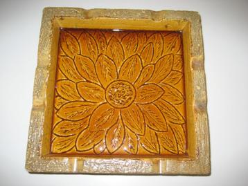 Asbak.  20x20x5 cm keramiek.Kunstwerk . Gebakken. 27082025 beschikbaar voor biedingen