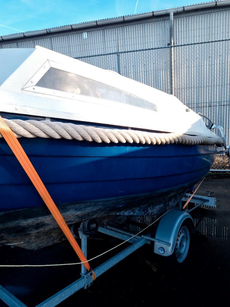 Leuk bootje met trailer en Yamaha 8pk, Watersport en Boten, Motorboten en Motorjachten, Gebruikt, Ophalen of Verzenden, Minder dan 10 pk