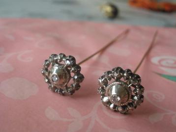 Gouden Friese Mutsenspelden met diamant 1884-1923 Zeeuwse beschikbaar voor biedingen