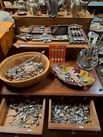 Theezeefje met lekbakje beschikbaar voor biedingen