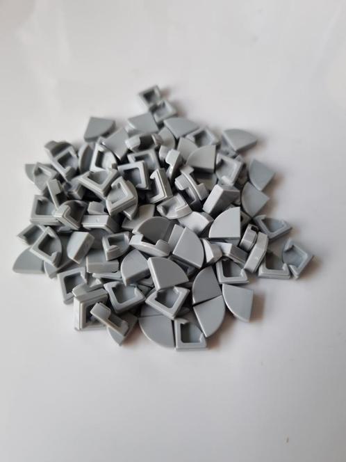 100 nieuwe lego kwart circel 1x1 tegels licht grijs / lbg, Kinderen en Baby's, Speelgoed | Duplo en Lego, Nieuw, Lego, Losse stenen