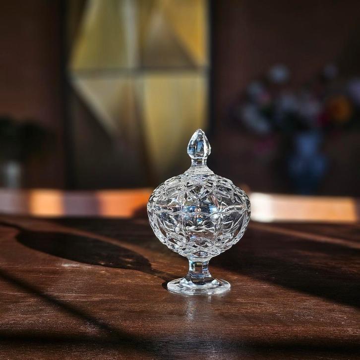 Vintage glazen bonbonschaaltje op voet – 17,5 cm hoog, Huis en Inrichting, Keuken | Servies, Zo goed als nieuw, Schaal of Schalen