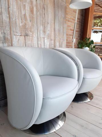 2 ergonomische leren draaistoelen beschikbaar voor biedingen