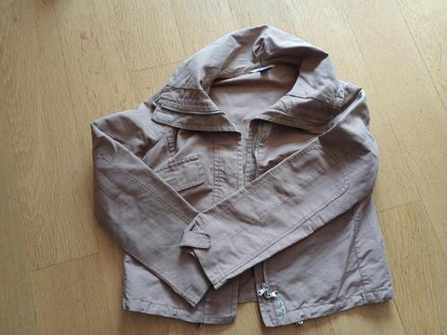 Doos voorzien van (merk) dameskleding maat 38 / maat 40, Kleding | Dames, Dames-kledingpakketten, Maat 38/40 (M), Ophalen of Verzenden