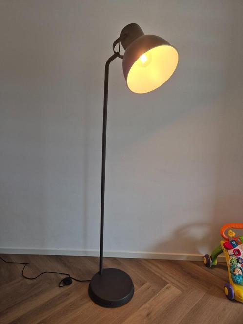 HEKTAR staande lamp, donkergrijs, Huis en Inrichting, Lampen | Vloerlampen, Zo goed als nieuw, 150 tot 200 cm, Overige materialen