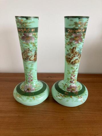 Antiek stel opaline vazen – handgeschilderd (ca. 1870–1900) beschikbaar voor biedingen