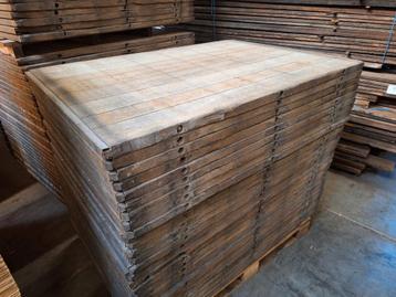 Hardhouten  steenschotten  4x100x140cm  terras  vlonder   beschikbaar voor biedingen