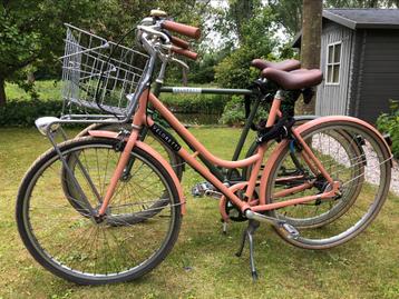 Veloretti dames- en herenfiets zo goed als nieuw beschikbaar voor biedingen