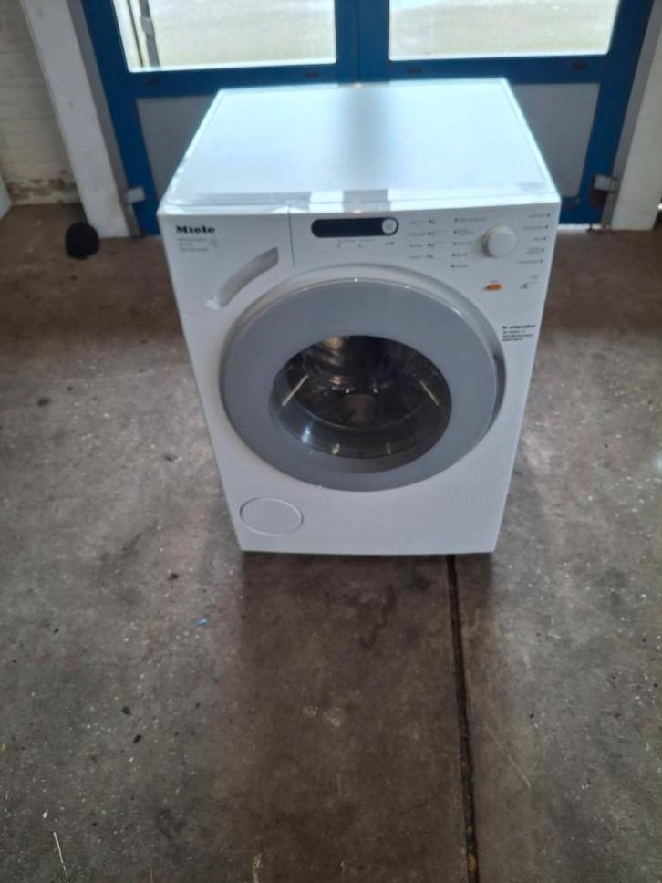 Miele W 1713 SoftCare System wasmachine, Witgoed en Apparatuur, Wasmachines, Refurbished, Voorlader, 6 tot 8 kg, 85 tot 90 cm