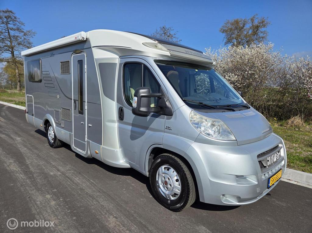 Hymer T 698CL 2.3 131PK ☆Queensbed, Xxl-koelkast, Solar☆, Caravans en Kamperen, 7 tot 8 meter, Bedrijf, Hymer, Half-integraal