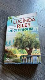 Lucinda Riley - De olijfboom, Ophalen of Verzenden, Zo goed als nieuw, Lucinda Riley