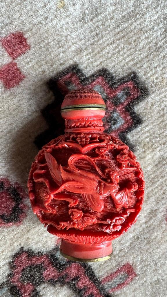 Chinees cinnaber lak snuifflesje, Ophalen of Verzenden