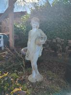 Tuinbeeld meisje met water 110cm, Tuin en Terras, Tuinbeelden, Ophalen, Gebruikt, Beton, Mensenbeeld