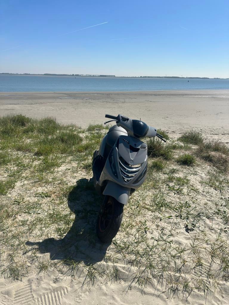 Piaggio Zip 150cc AC staat op geel kenteken, Fietsen en Brommers, Ophalen of Verzenden, Gebruikt, Overige typen, Piaggio