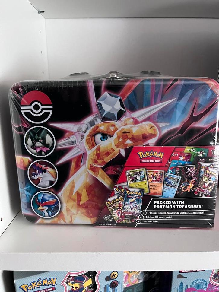 2x Pokémon Scarlet & Violet Collector's Chest Tin Box, Hobby en Vrije tijd, Verzamelkaartspellen | Pokémon, Nieuw, Overige typen