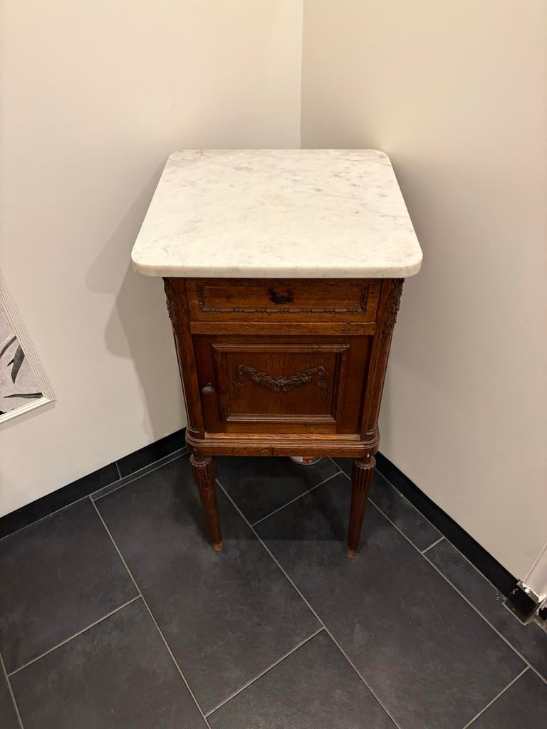 Oud kastje met marmeren blad, Antiek en Kunst, Antiek | Meubels | Kasten, Ophalen