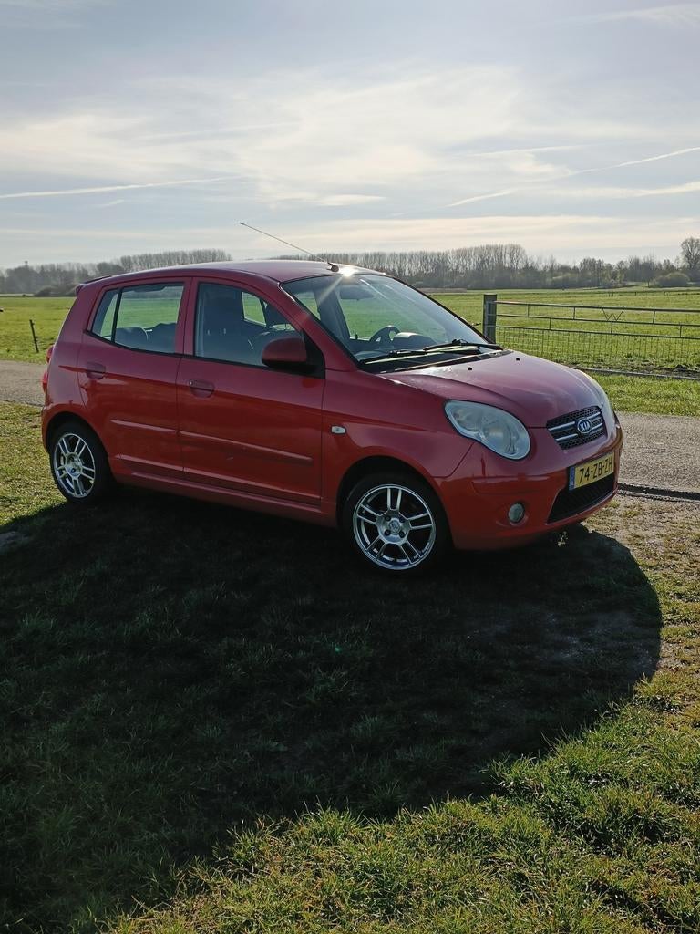 Kia Picanto 1.1 48KW 2007 Rood met trekhaak, Auto's, Kia, 836 kg, 4 cilinders, 400 kg, Origineel Nederlands