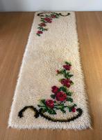 Vintage Loper met Rozenmotief - Crème, Rood, Groen, Minder dan 50 cm, Gebruikt, 100 tot 150 cm, Ophalen of Verzenden