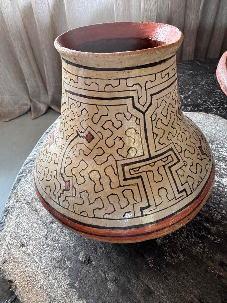 Uniek Antieke Shipobo pot vaas Peru handgemaakt - Hand Craft, Huis en Inrichting, Woonaccessoires | Vazen, Ophalen of Verzenden