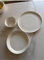 Karaca Stream Bone Bomo 53-delig Servies (Nieuw), Huis en Inrichting, Nieuw, Ophalen of Verzenden, Effen, Porselein