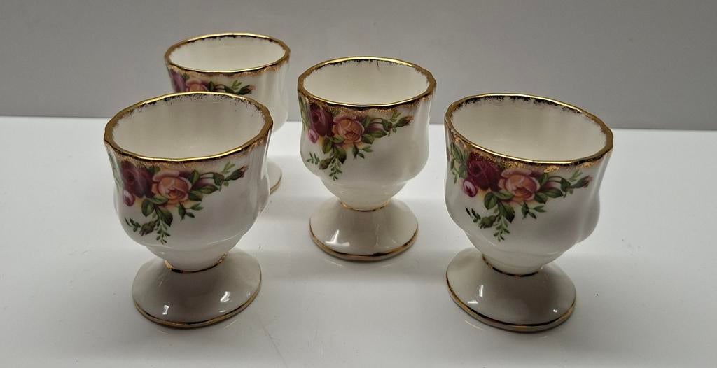 Royal Albert Old Country Roses Eierdopjes en meer!!, Ophalen of Verzenden, Overige stijlen, Porselein, Schaal of Schalen