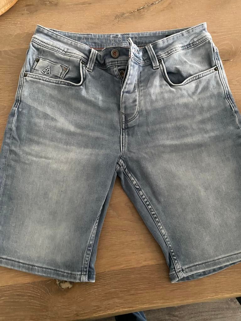Hallinger korte spijkerbroek maat M, Kleding | Heren, Ophalen of Verzenden, Zo goed als nieuw, Blauw, W32 (confectie 46) of kleiner