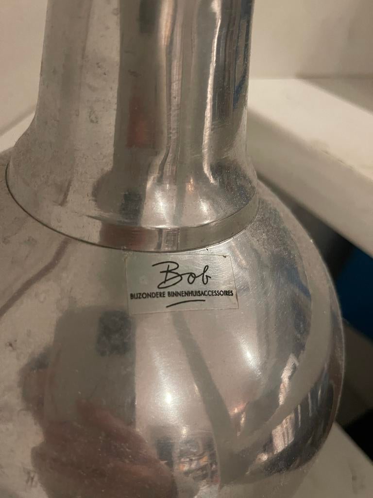 Zilverkleurige vaas van Bob Bijzondere Binnenhuisaccessoires, Huis en Inrichting, Woonaccessoires | Vazen, Overige materialen