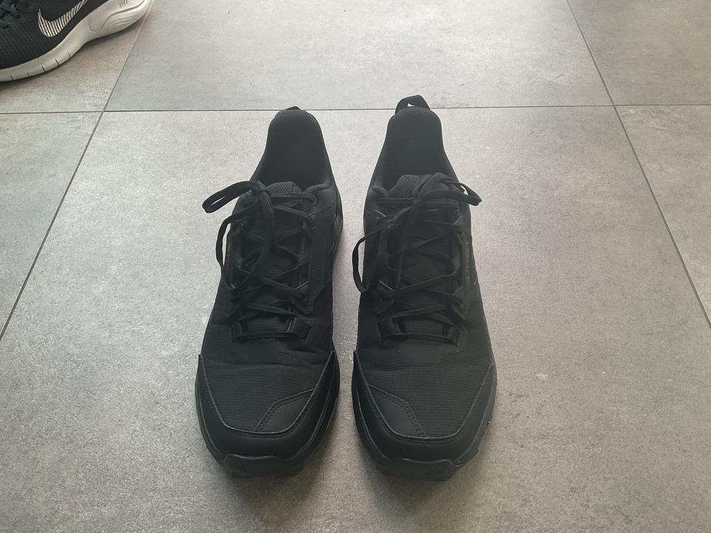 Nieuwe Adidas Terrex wandelschoenen maat 42 2/3, Ophalen of Verzenden, Nieuw, Schoenen