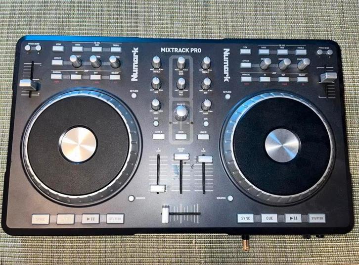 Numark Mixtrack Pro DJ Controller, Muziek en Instrumenten, Dj-sets en Draaitafels, Gebruikt, Dj-set, Numark, Ophalen of Verzenden