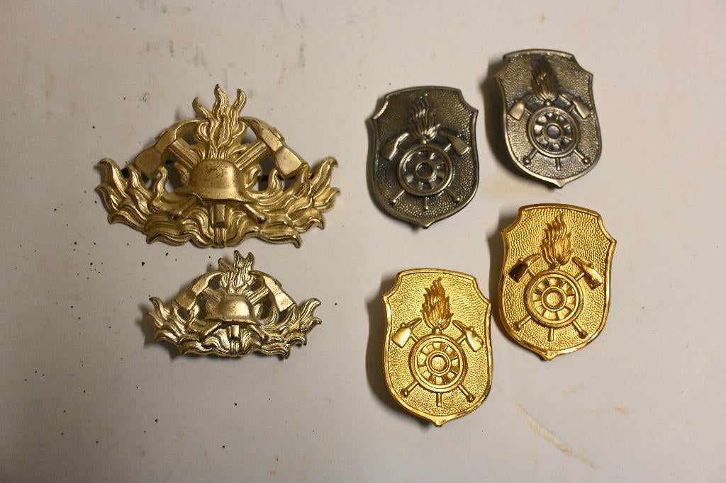 duitsland brandweer kraagspiegels pet embleem, Ophalen of Verzenden, Landmacht, Duitsland, Embleem of Badge