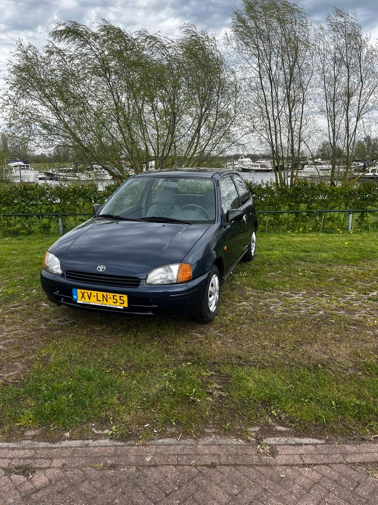 Toyota Starlet 1.3 16V 1999 Blauw met APPLE CARPLAY, Voorwielaandrijving, 15 km/l, 74 pk, 4 cilinders