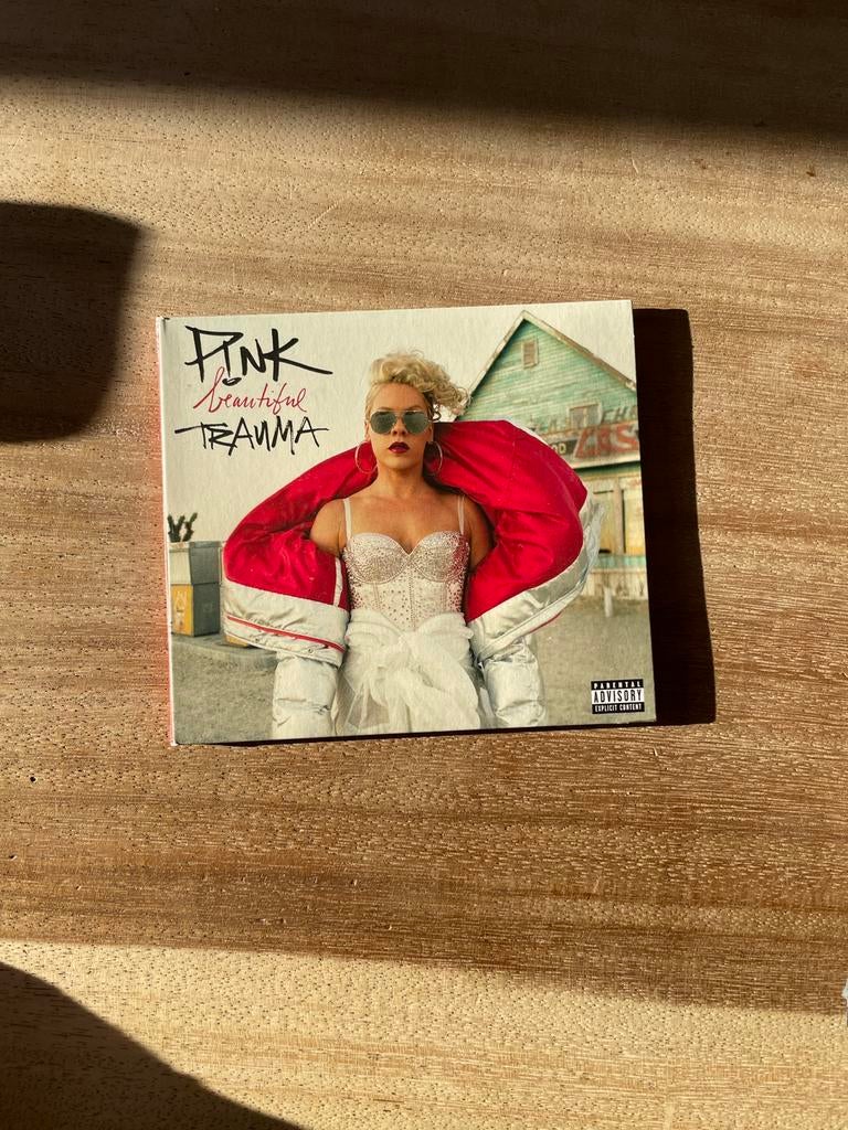 CD P!nk Beautiful Trauma, Ophalen of Verzenden, 2000 tot heden, Zo goed als nieuw