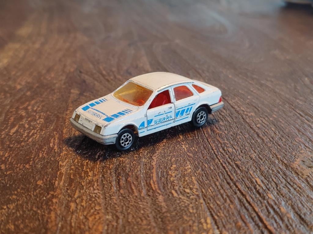 Majorette Ford Sierra WIT, Ophalen of Verzenden, Zo goed als nieuw, Auto