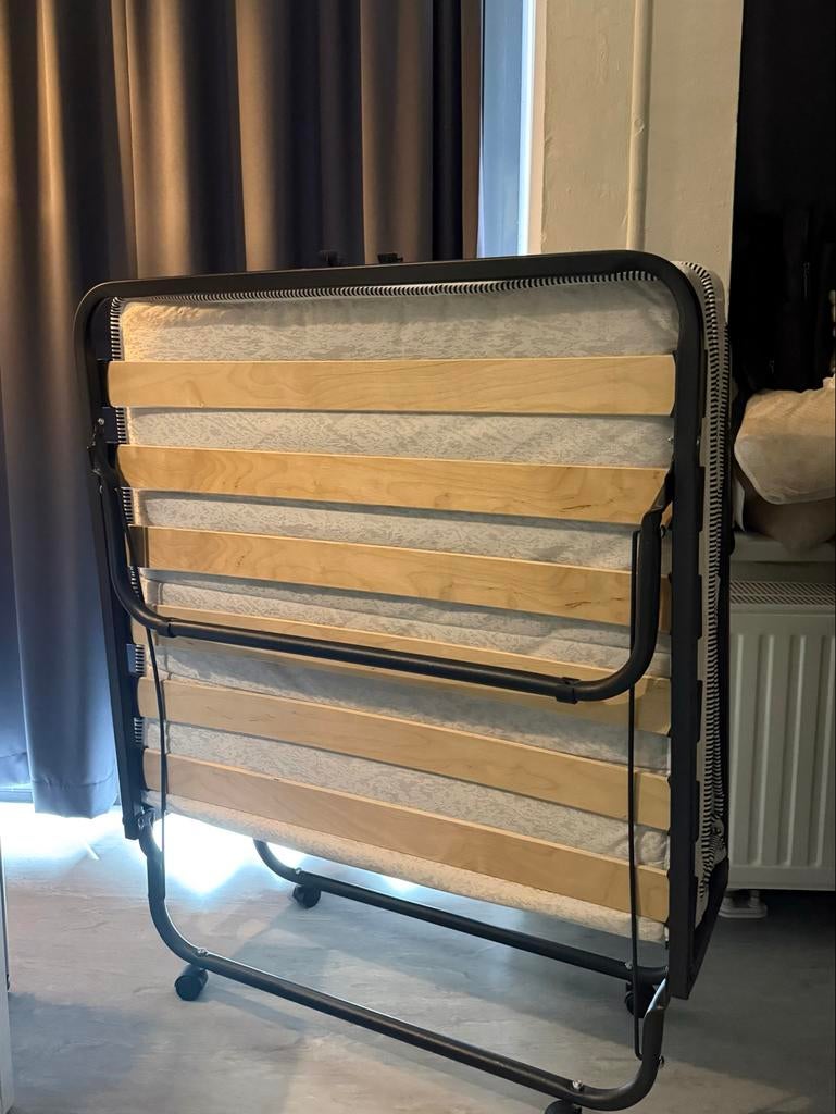 Foldable guest bed with mattress, Ophalen, Gebruikt, 90 cm, Eenpersoons