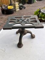 Brocante gietijzeren strijkijzerstandaard, Ophalen