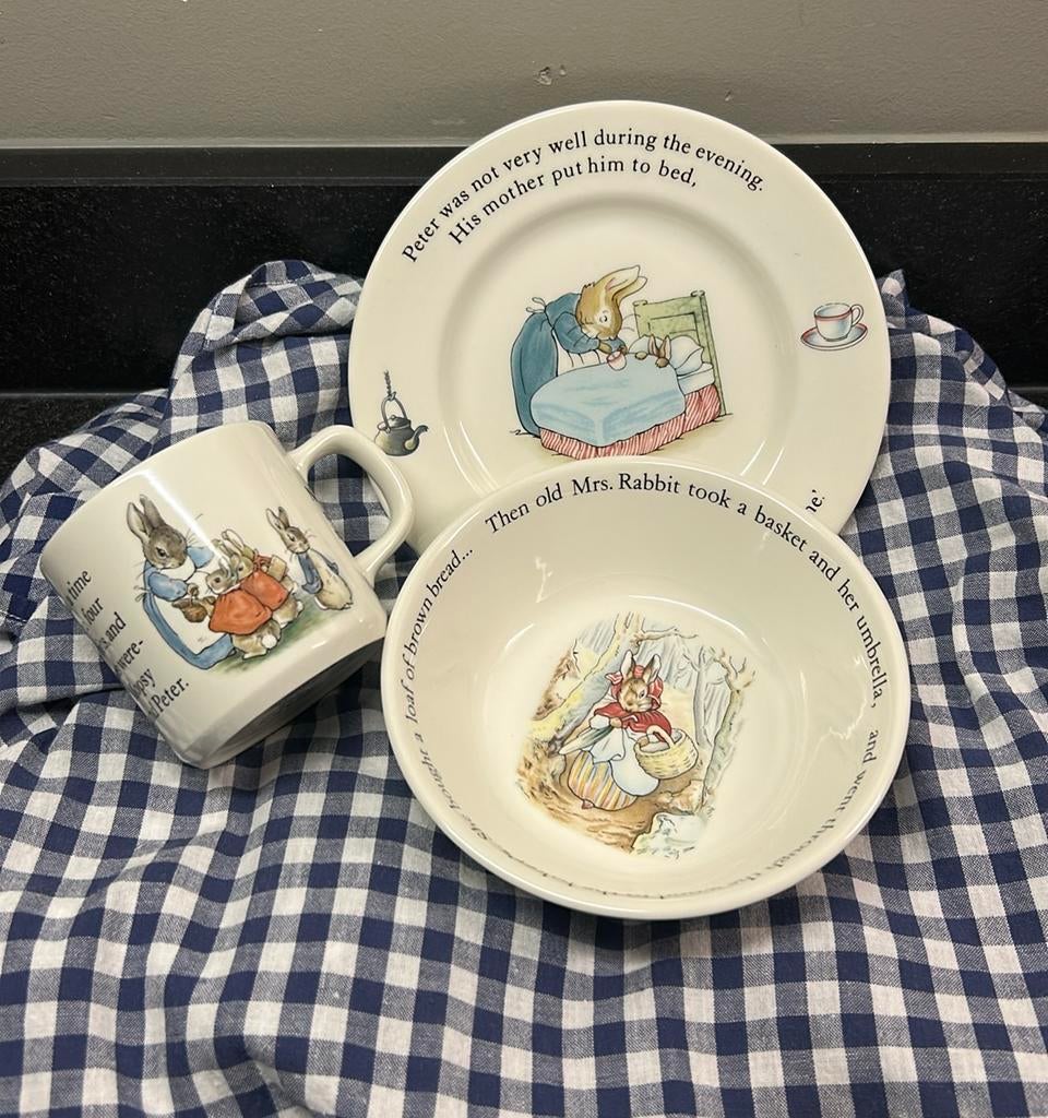 Peter Rabbit wedgewood 3 delig bord beker kom, Ophalen of Verzenden