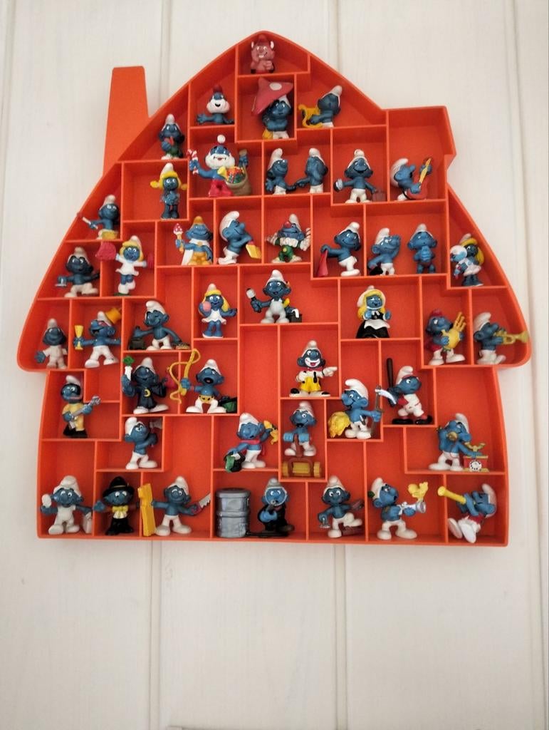 Smurfen display met Schleich smurfen figuurtjes, Verzamelen, Smurfen, Ophalen of Verzenden, Zo goed als nieuw, Verschillende Smurfen