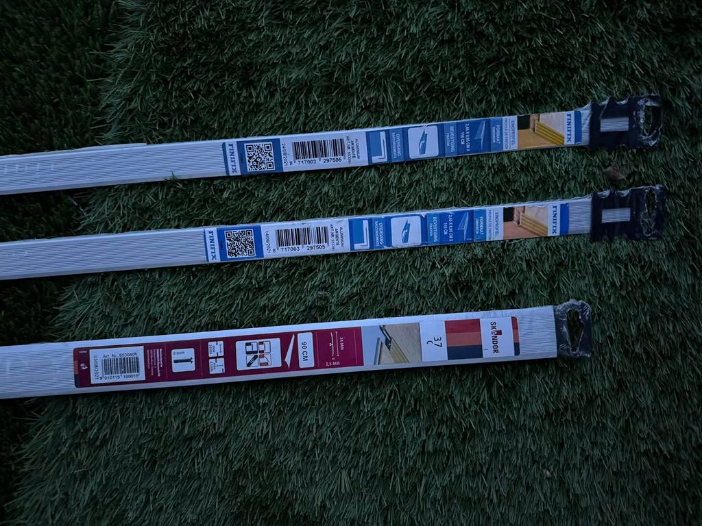 Nieuwe Skandor en Finifix plinten, diverse lengtes, Doe-het-zelf en Verbouw, Plinten en Afwerking, Overige materialen, Nieuw, Ophalen of Verzenden