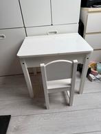 Klein wit bureautje met stoeltje - Gebruikt maar goed, Kinderen en Baby's, Kinderkamer | Tafels en Stoelen, Ophalen, Gebruikt
